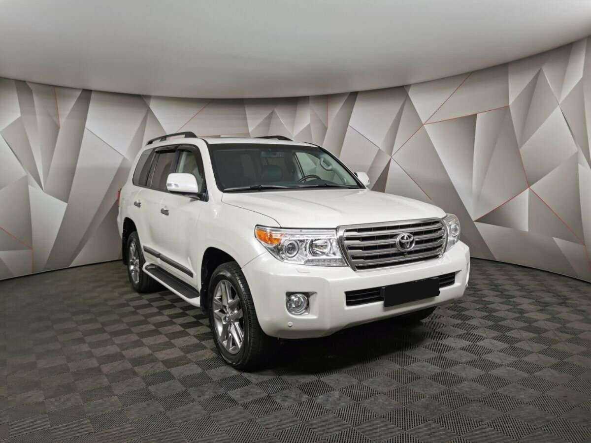 Купить Toyota Land Cruiser с пробегом. Фото: #2
