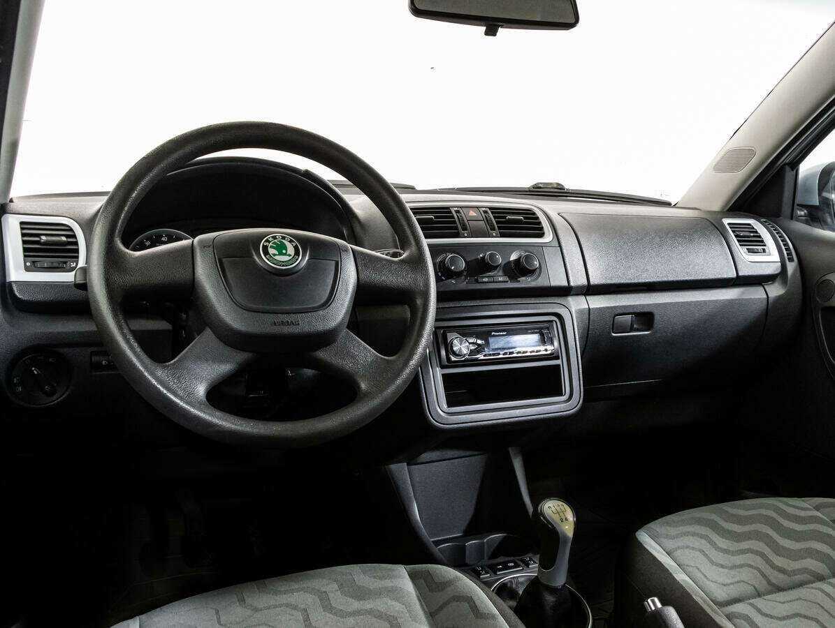 Купить Skoda Fabia с пробегом. Фото: #10