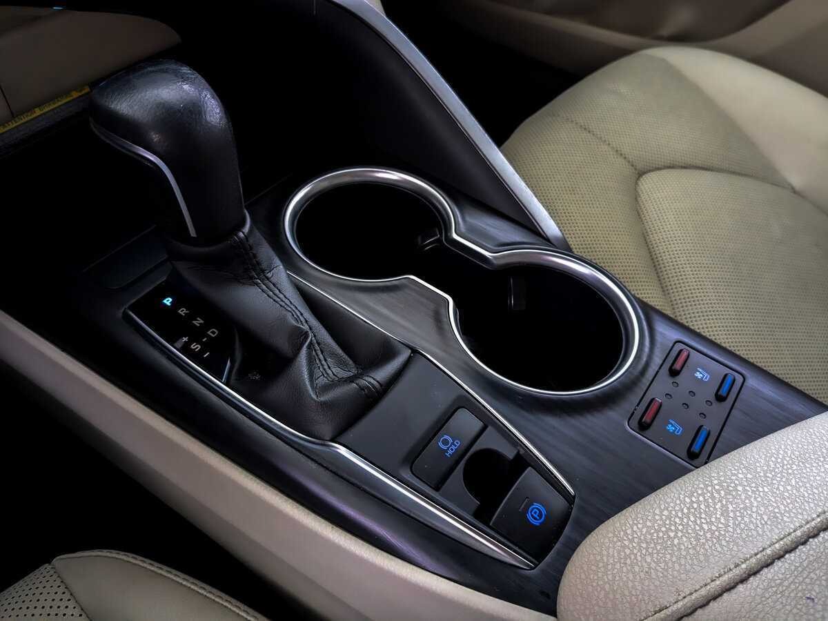 Купить Toyota Camry с пробегом. Фото: #22