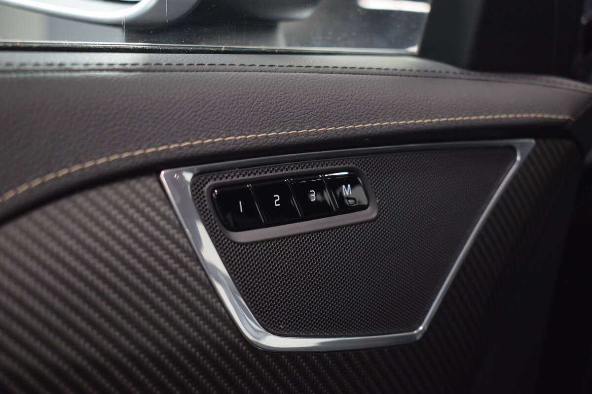 Купить Volvo XC90 с пробегом. Фото: #17