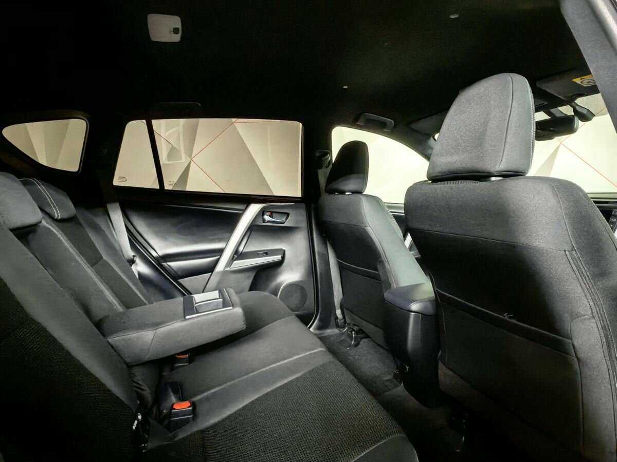 Купить Toyota RAV4 с пробегом. Фото: #9