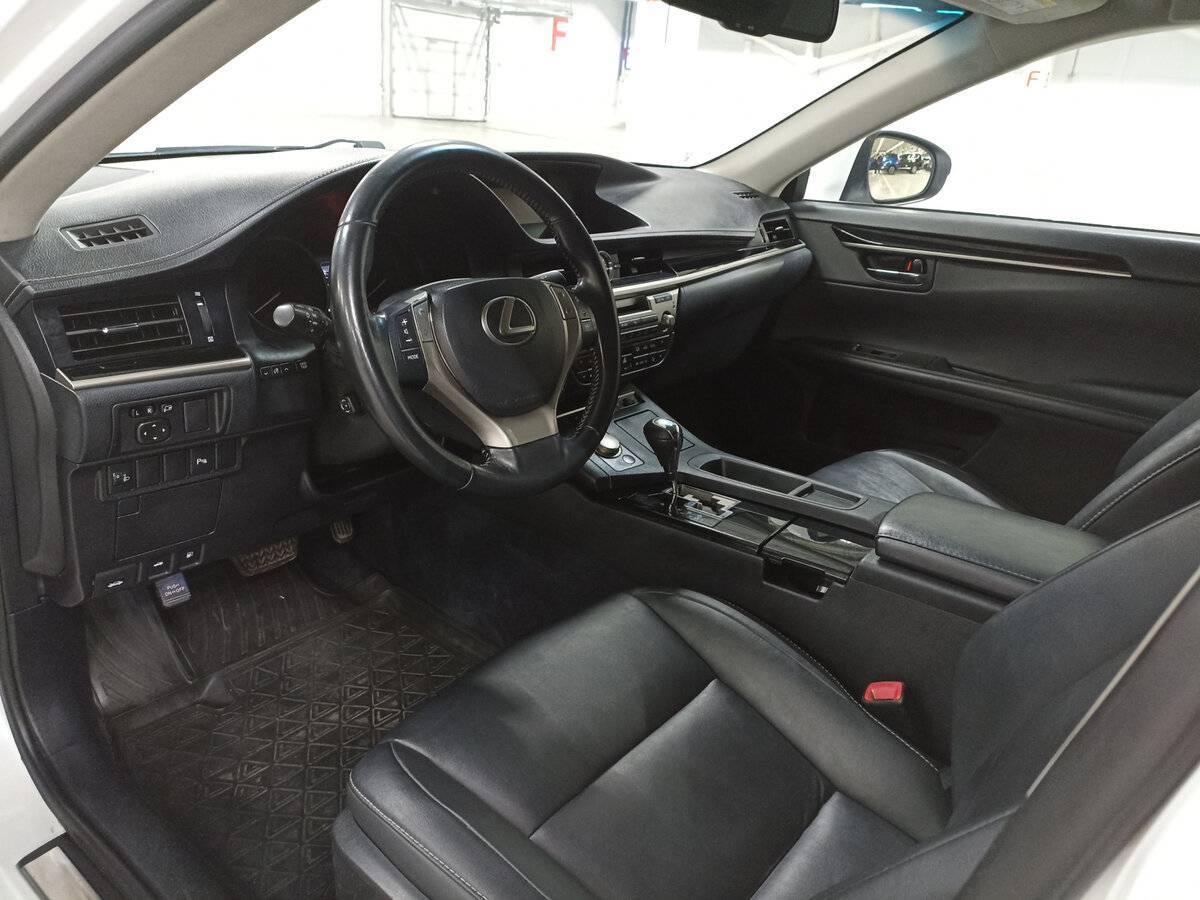 Купить Lexus ES с пробегом. Фото: #15