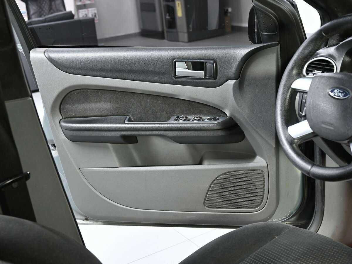 Купить Ford Focus с пробегом. Фото: #10