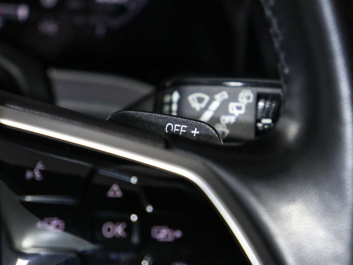Купить Volkswagen Touareg с пробегом. Фото: #22