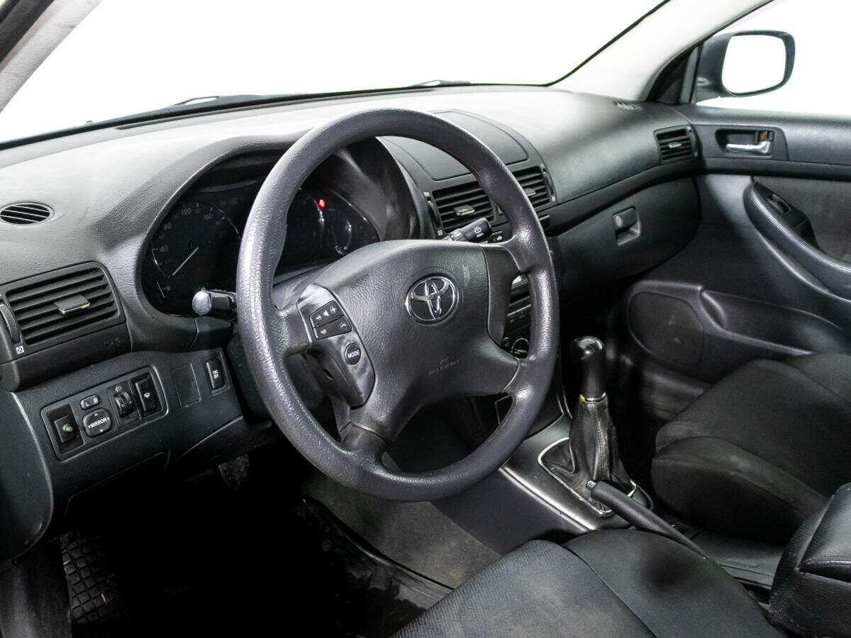 Купить Toyota Avensis с пробегом. Фото: #10