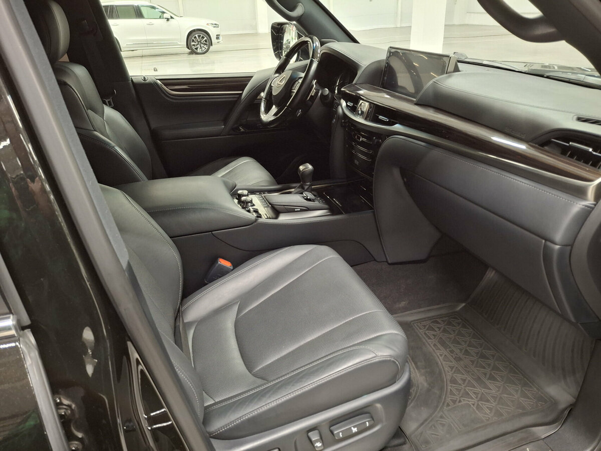 Купить Lexus LX с пробегом. Фото: #9