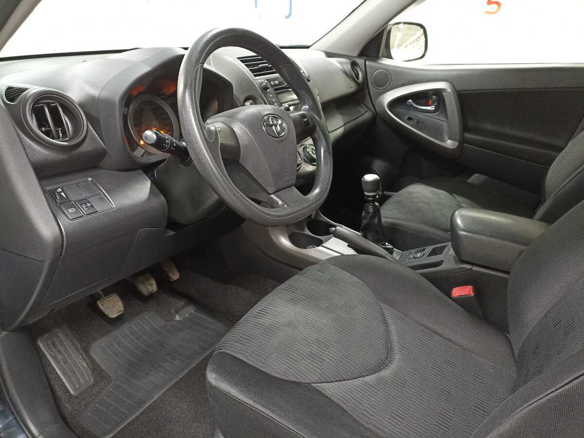 Купить Toyota RAV4 с пробегом. Фото: #15