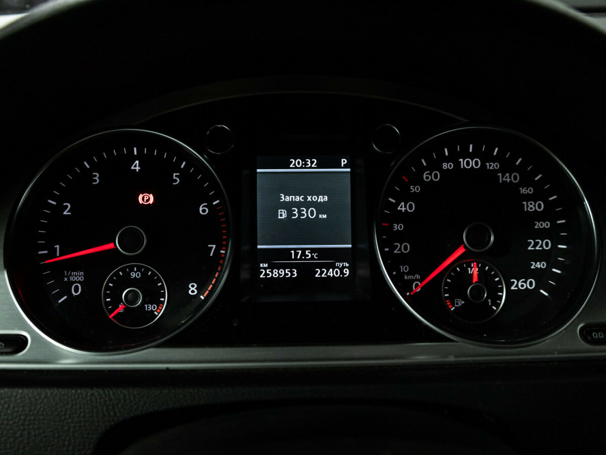 Купить Volkswagen Passat с пробегом. Фото: #10
