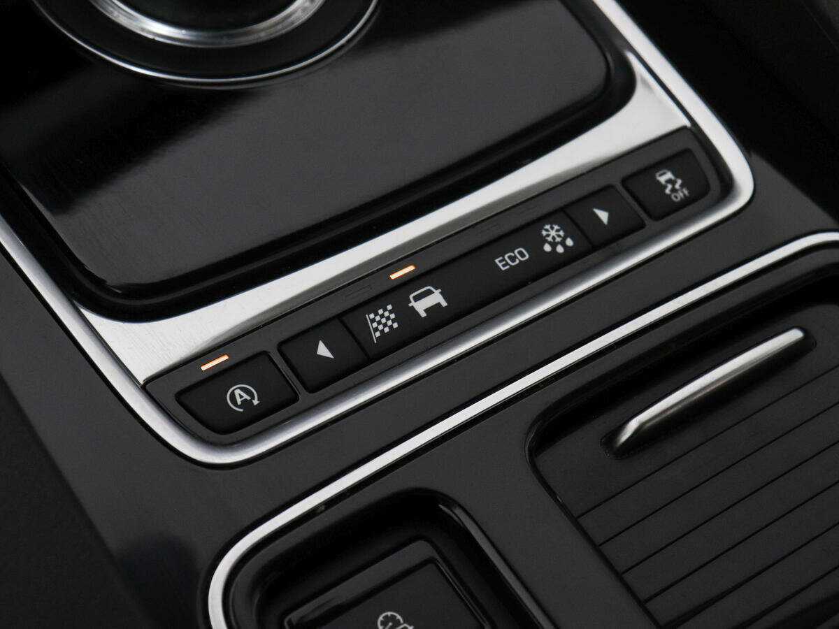 Купить Jaguar F-Pace с пробегом. Фото: #16