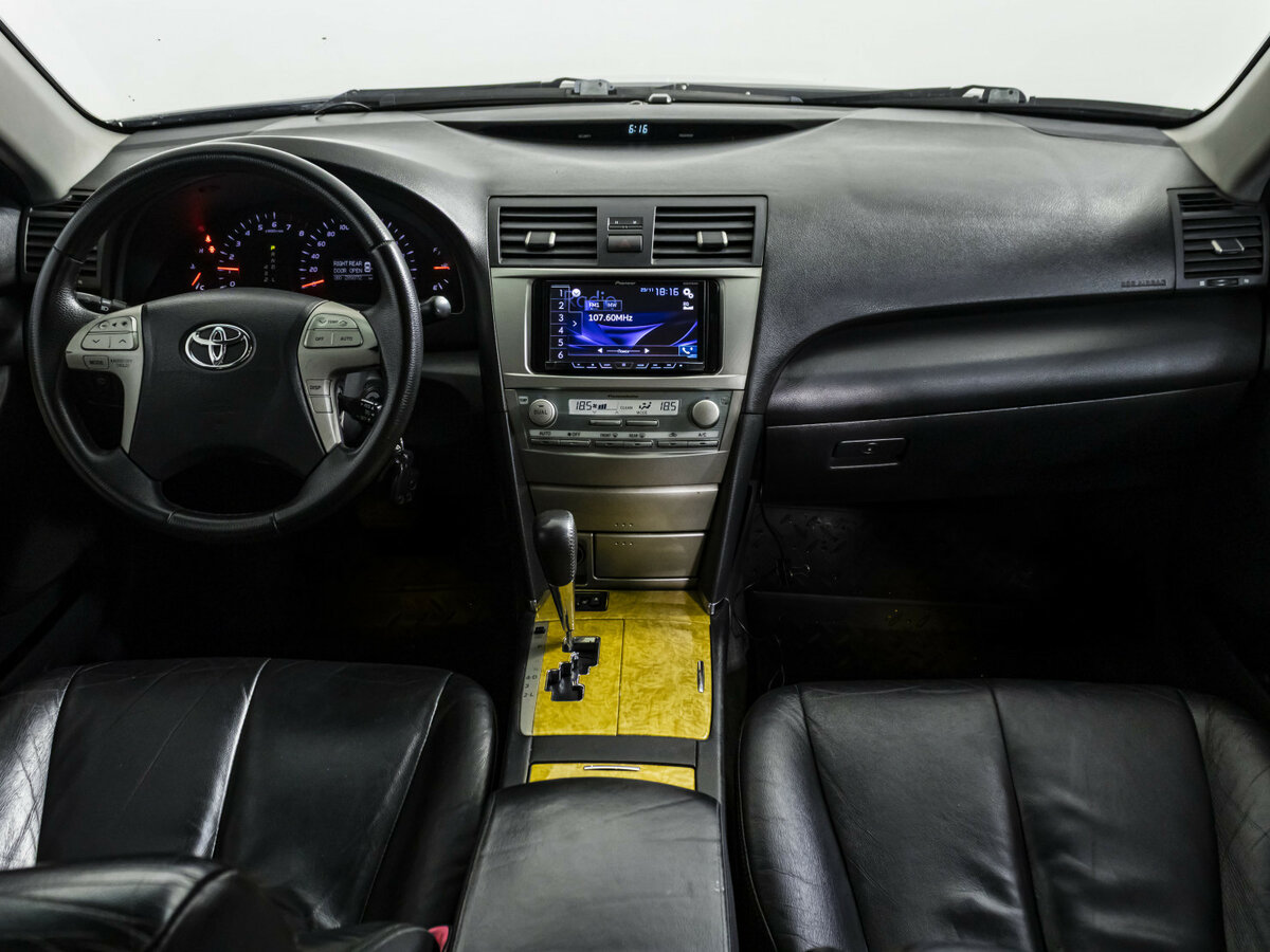 Купить Toyota Camry с пробегом. Фото: #9