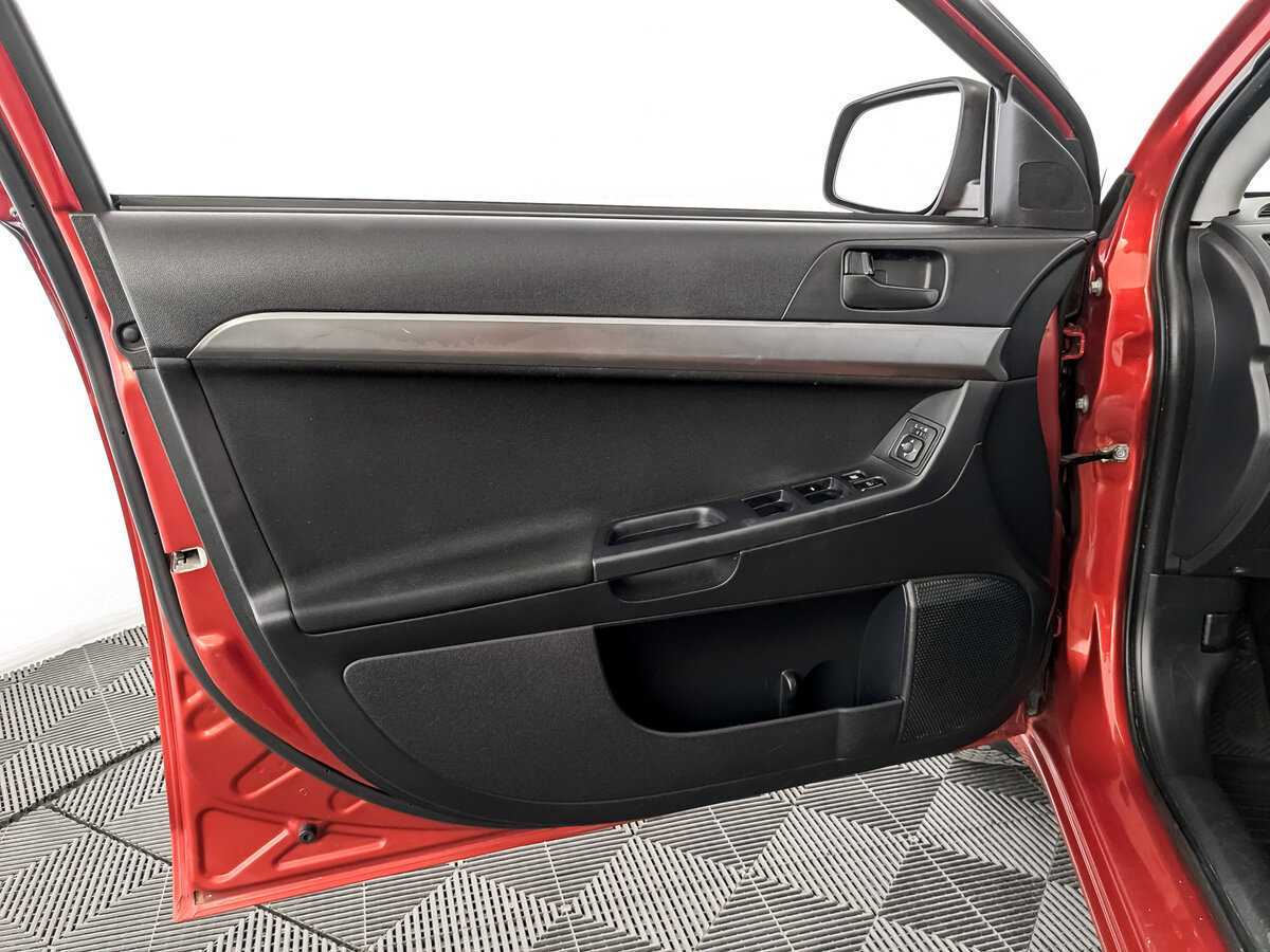 Купить Mitsubishi Lancer с пробегом. Фото: #17