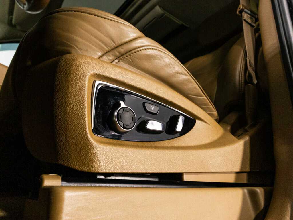 Купить Cadillac Escalade с пробегом. Фото: #29