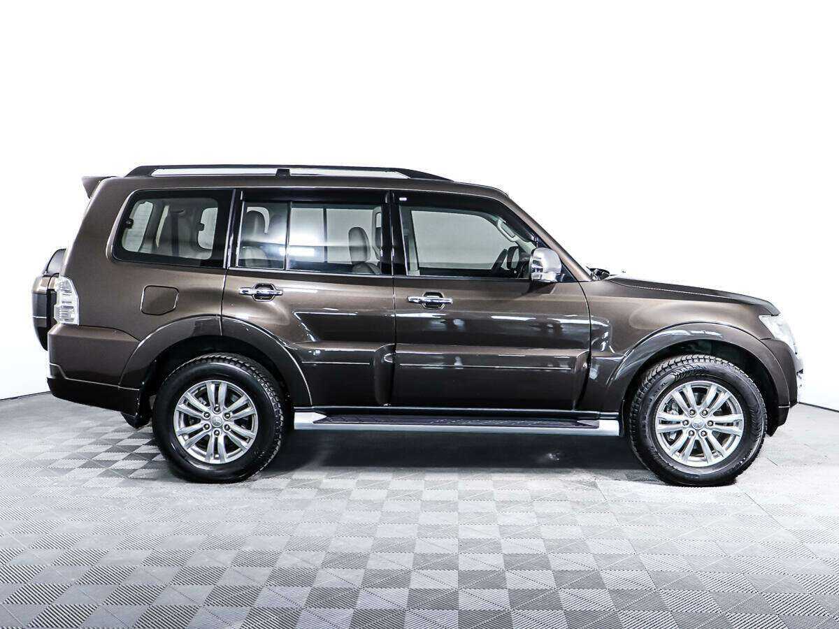 Купить Mitsubishi Pajero с пробегом. Фото: #3