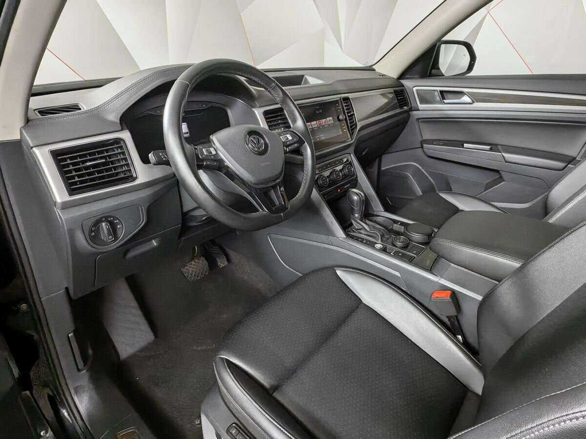 Купить Volkswagen Teramont с пробегом. Фото: #13