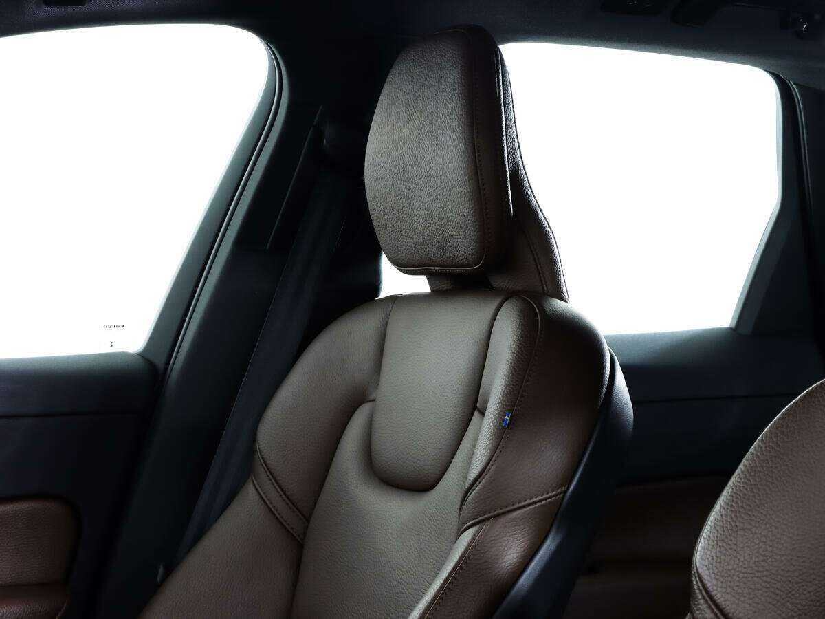 Купить Volvo XC60 с пробегом. Фото: #16