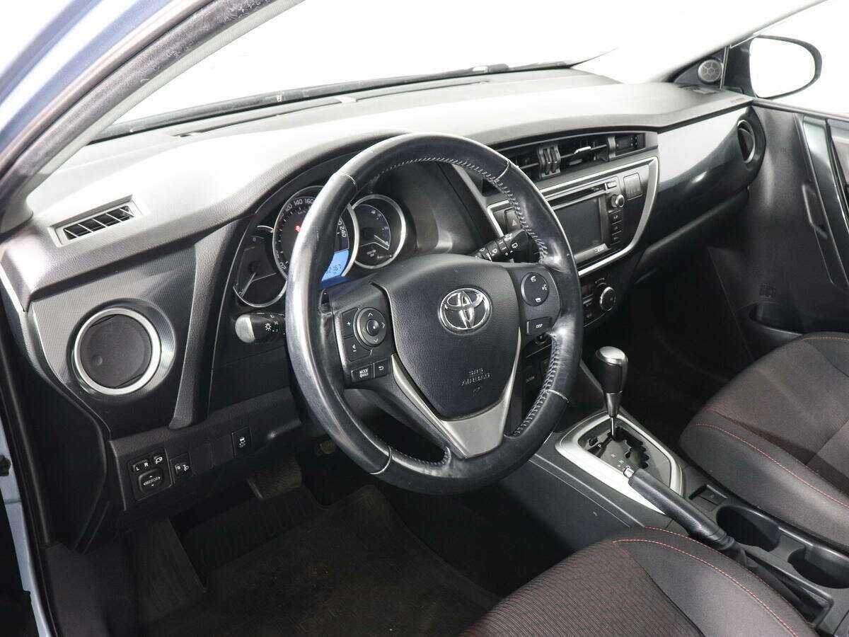 Купить Toyota Auris с пробегом. Фото: #8