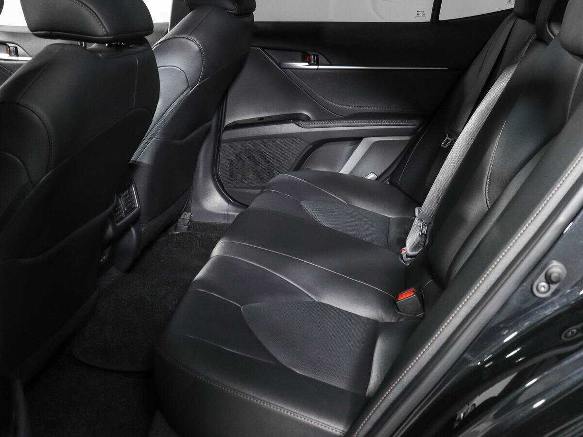 Купить Toyota Camry с пробегом. Фото: #9