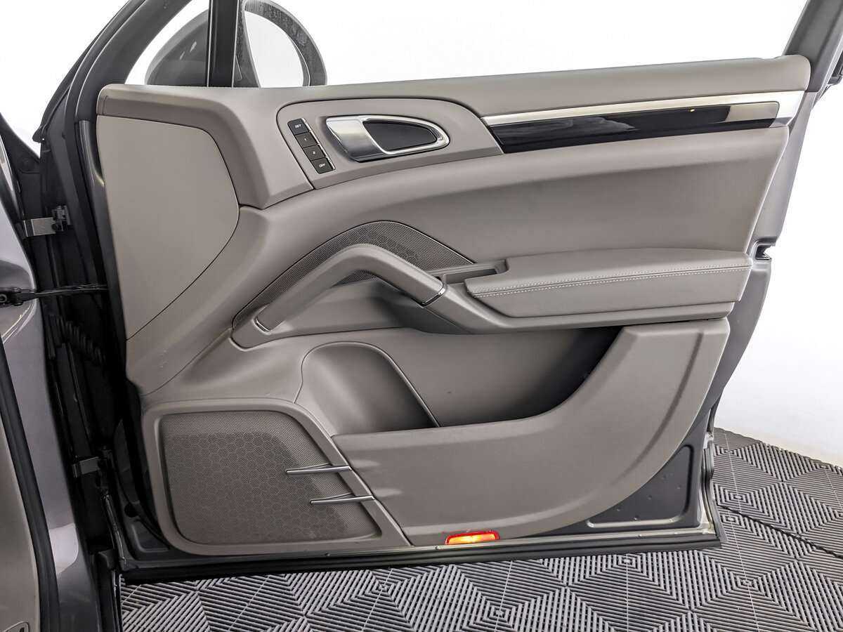 Купить Porsche Cayenne с пробегом. Фото: #19