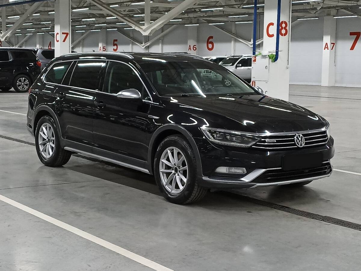 Купить Volkswagen Passat с пробегом. Фото: #2