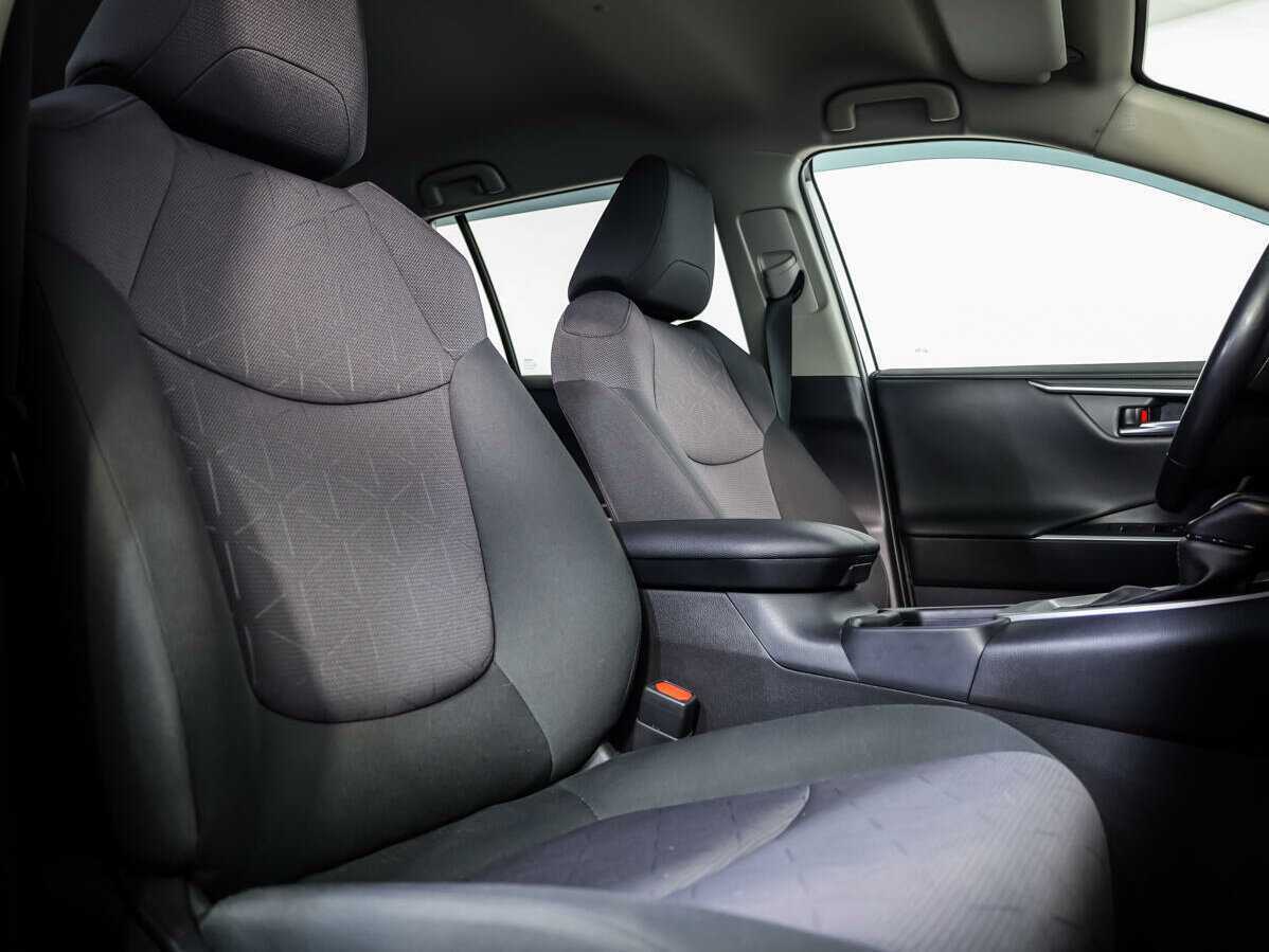 Купить Toyota RAV4 с пробегом. Фото: #7