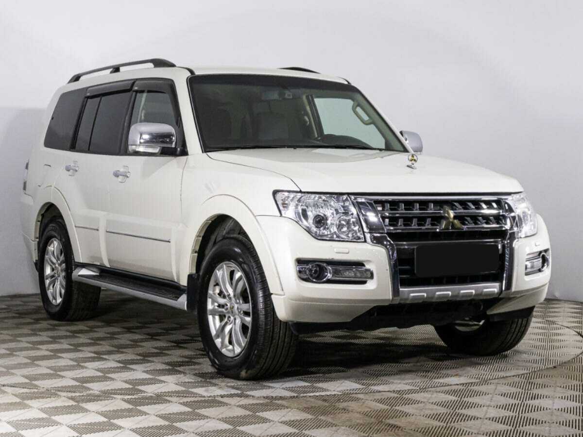 Купить Mitsubishi Pajero с пробегом. Фото: #2