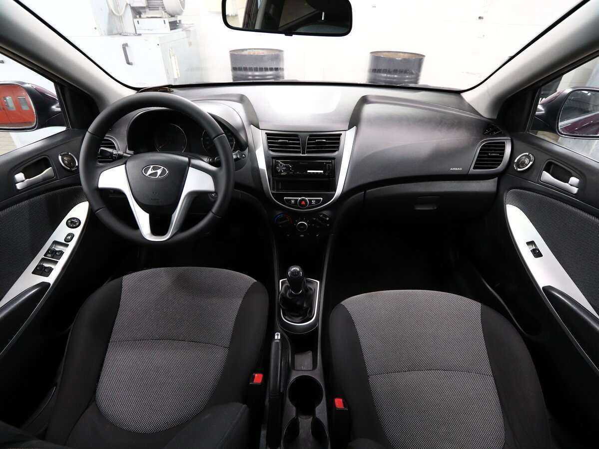 Купить Hyundai Solaris с пробегом. Фото: #13