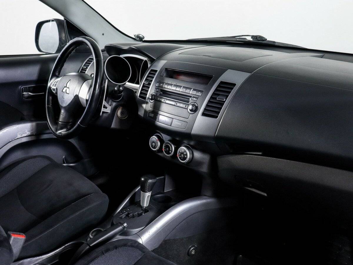 Купить Mitsubishi Outlander с пробегом. Фото: #5