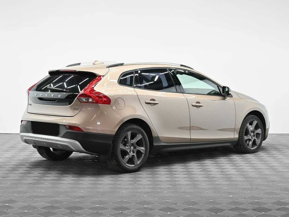 Купить Volvo V40 с пробегом. Фото: #3