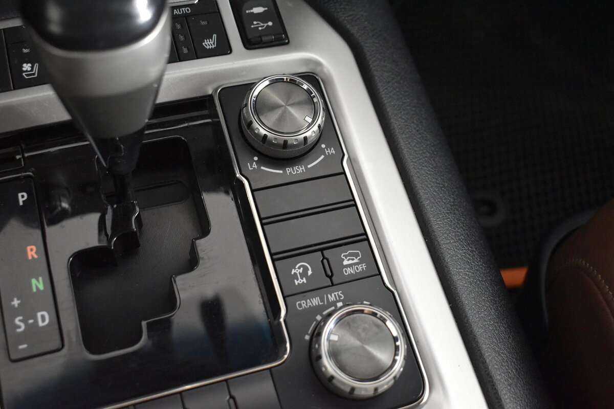 Купить Toyota Land Cruiser с пробегом. Фото: #20