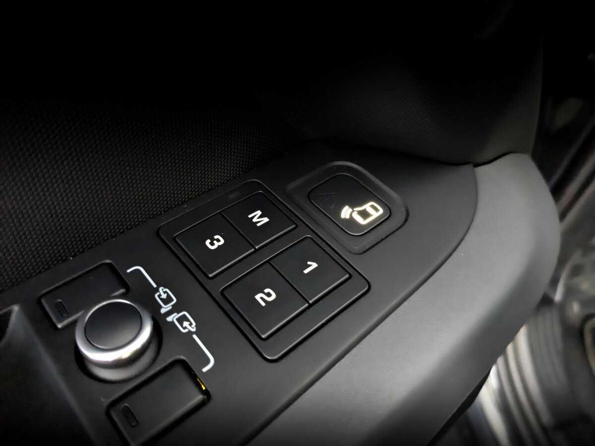 Купить Land Rover Defender с пробегом. Фото: #21