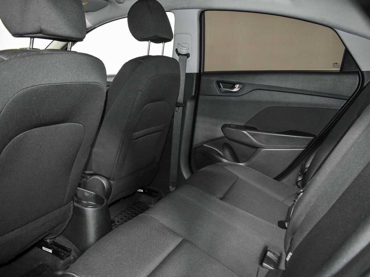 Купить Hyundai Solaris с пробегом. Фото: #11