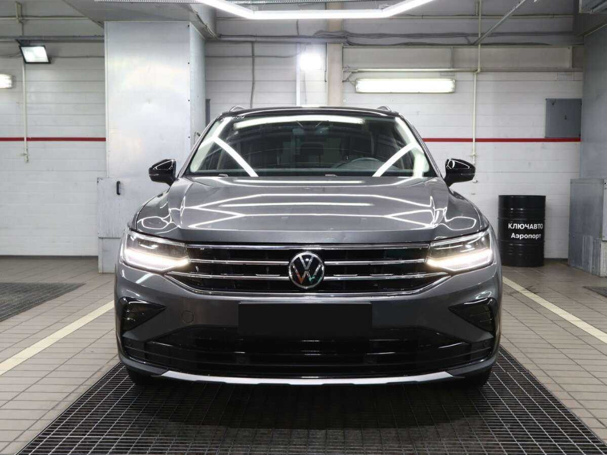 Купить Volkswagen Tiguan с пробегом. Фото: #2