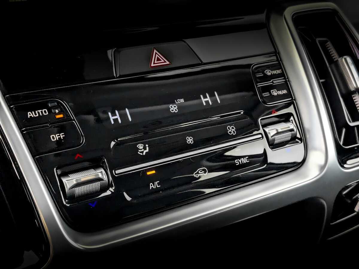 Купить Kia Sorento с пробегом. Фото: #22