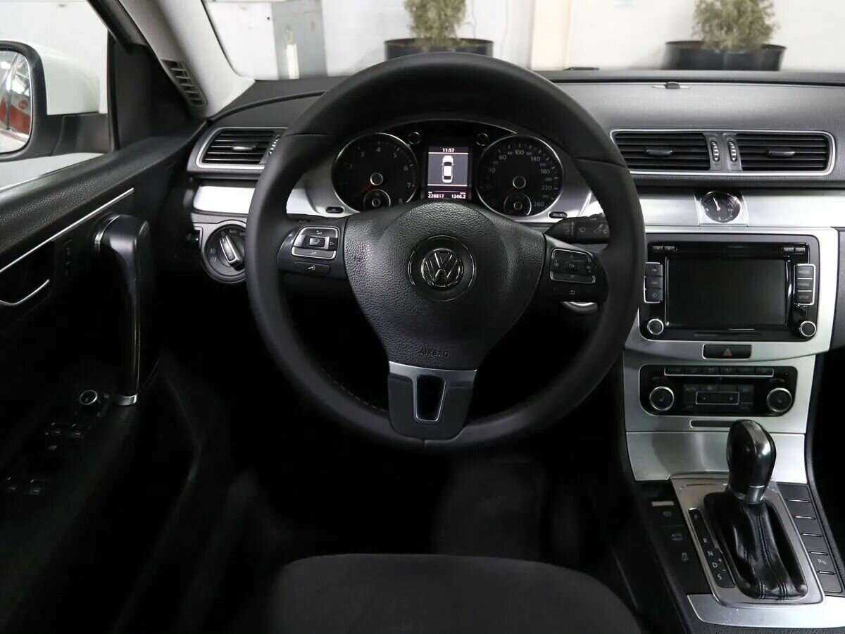 Купить Volkswagen Passat с пробегом. Фото: #13