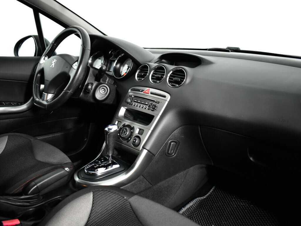 Купить Peugeot 308 с пробегом. Фото: #8