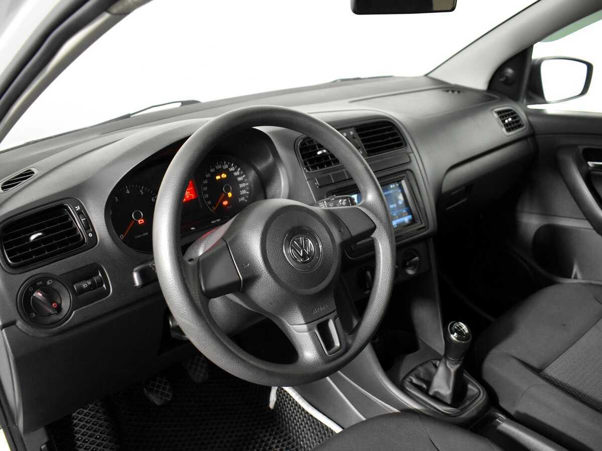 Купить Volkswagen Polo с пробегом. Фото: #12