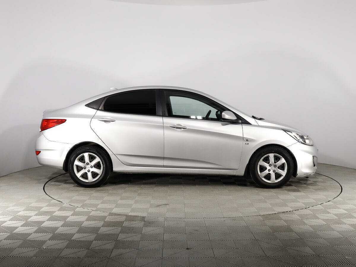 Купить Hyundai Solaris с пробегом. Фото: #4