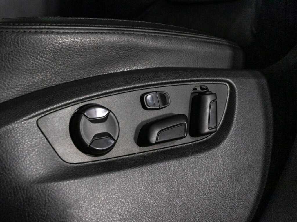 Купить Volkswagen Touareg с пробегом. Фото: #18