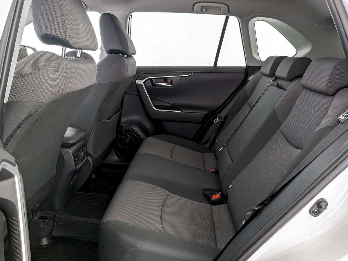 Купить Toyota RAV4 с пробегом. Фото: #9