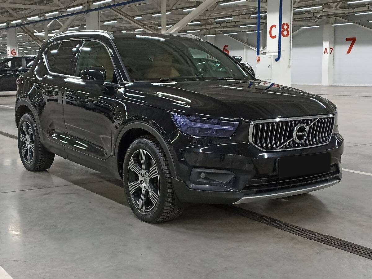 Купить Volvo XC40 с пробегом. Фото: #2