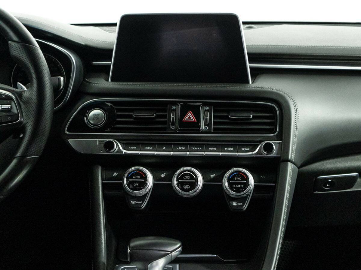 Купить Genesis G70 с пробегом. Фото: #13