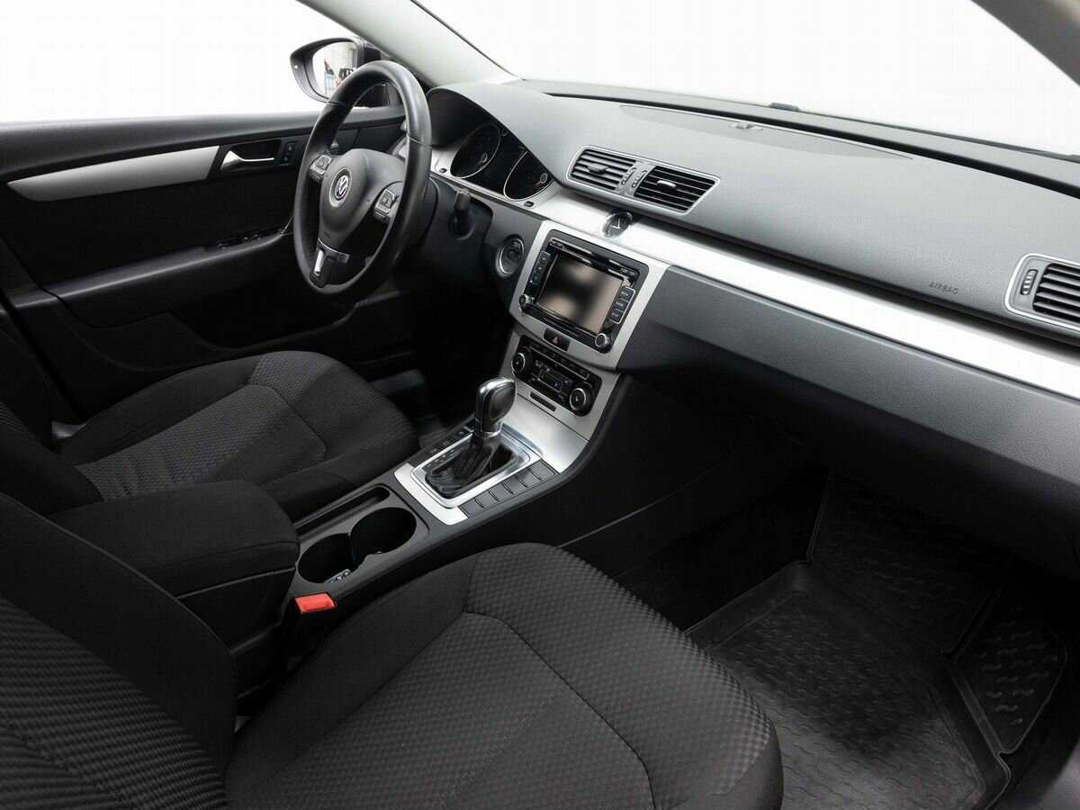 Купить Volkswagen Passat с пробегом. Фото: #12