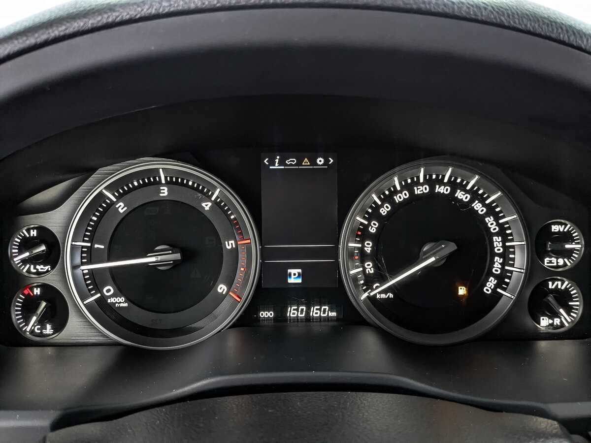 Купить Toyota Land Cruiser с пробегом. Фото: #10