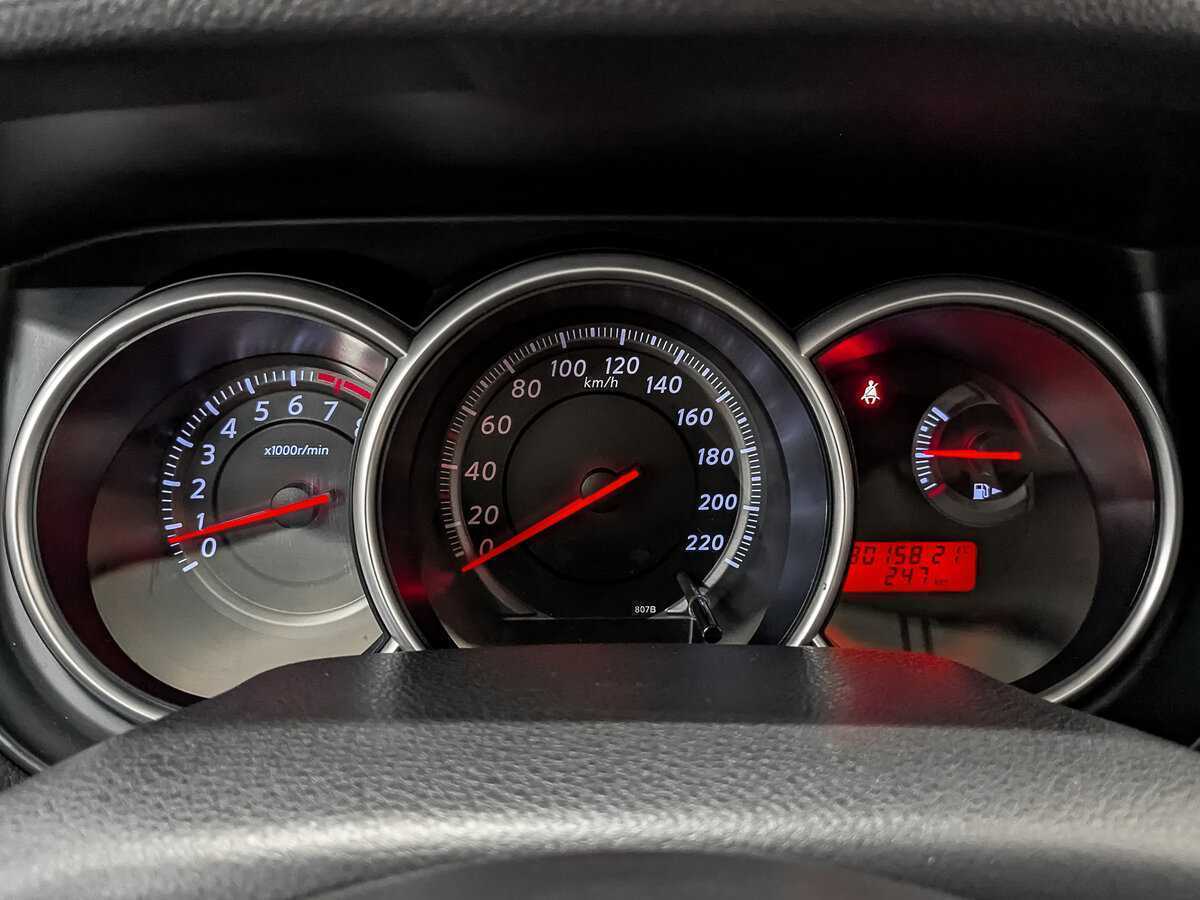 Купить Nissan Tiida с пробегом. Фото: #15