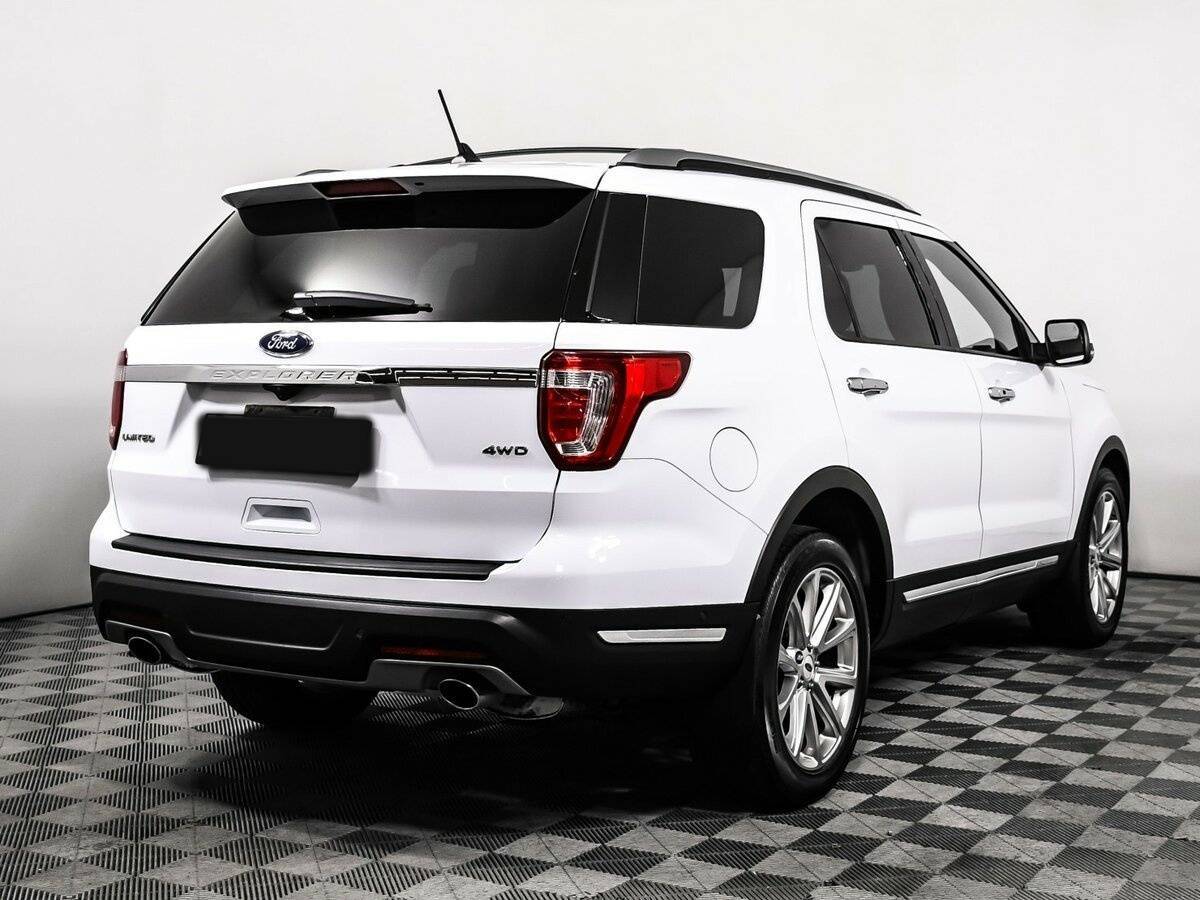 Купить Ford Explorer с пробегом. Фото: #4