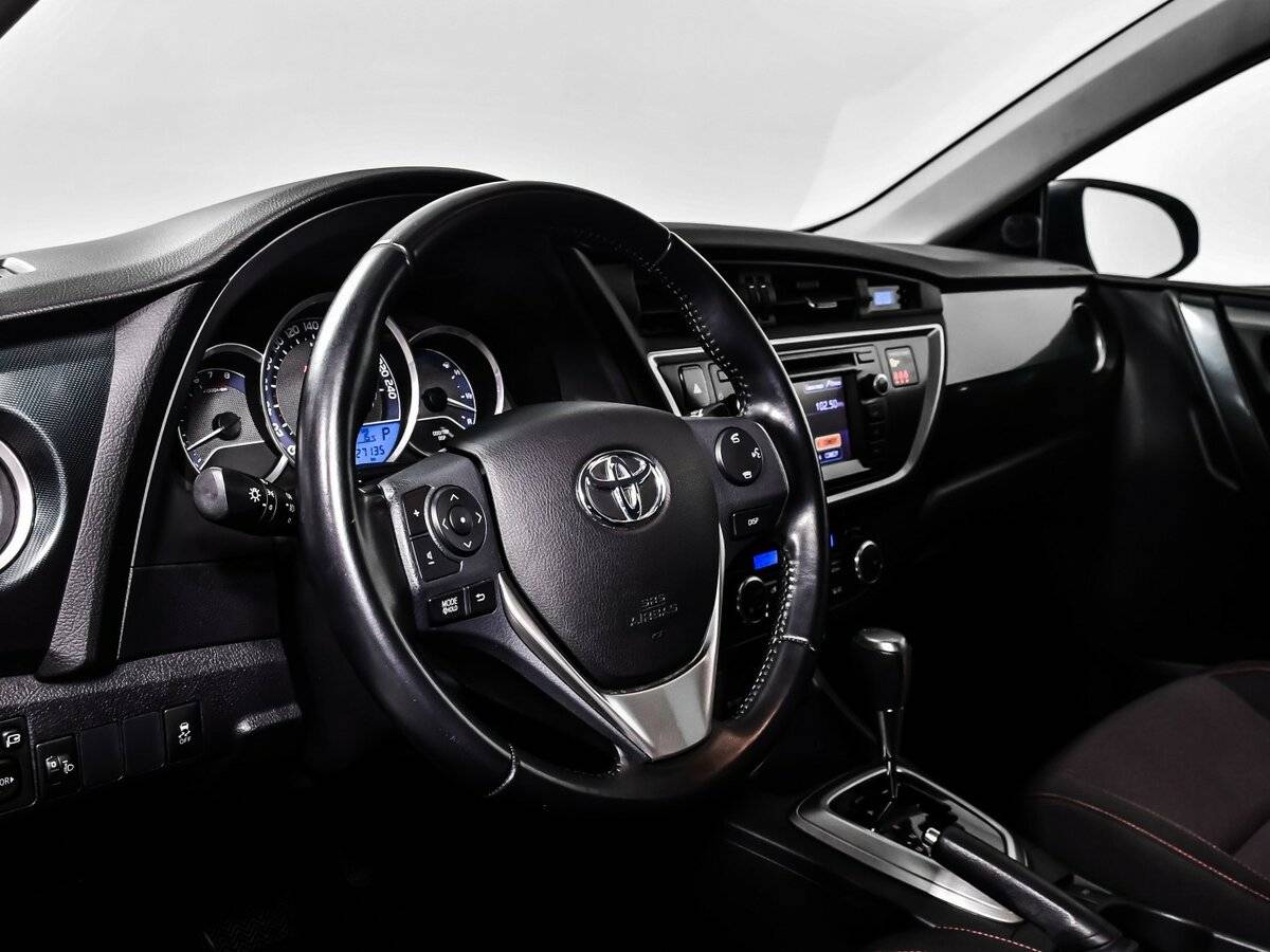Купить Toyota Auris с пробегом. Фото: #9