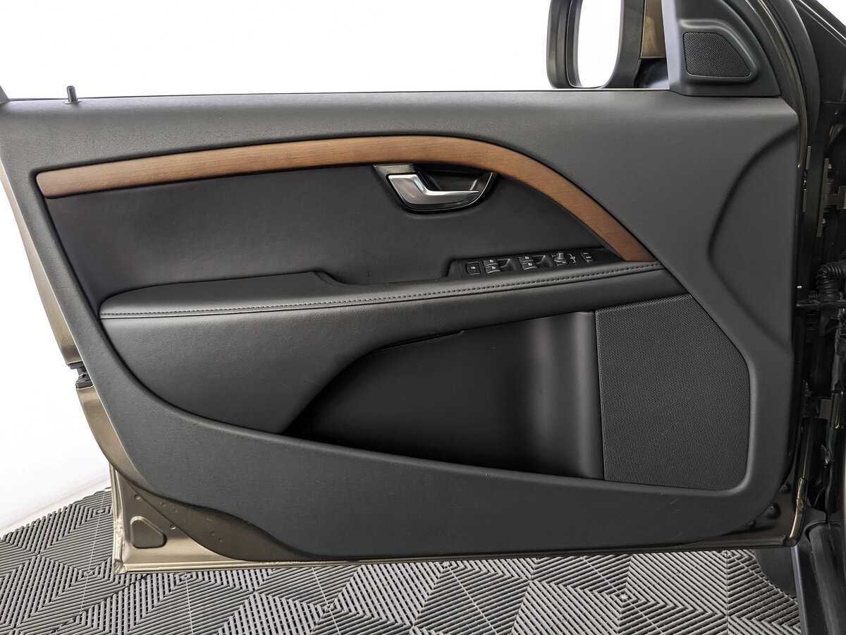 Купить Volvo XC70 с пробегом. Фото: #14