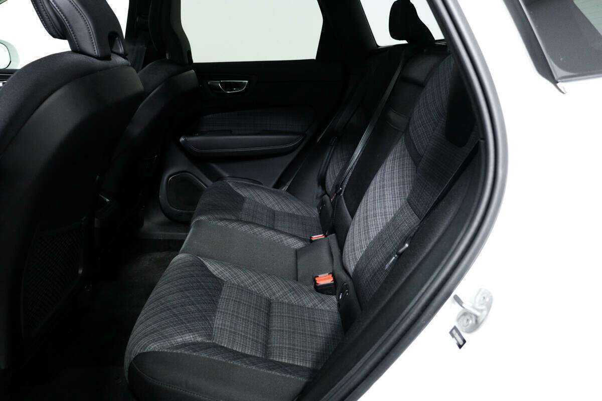 Купить Volvo XC60 с пробегом. Фото: #11