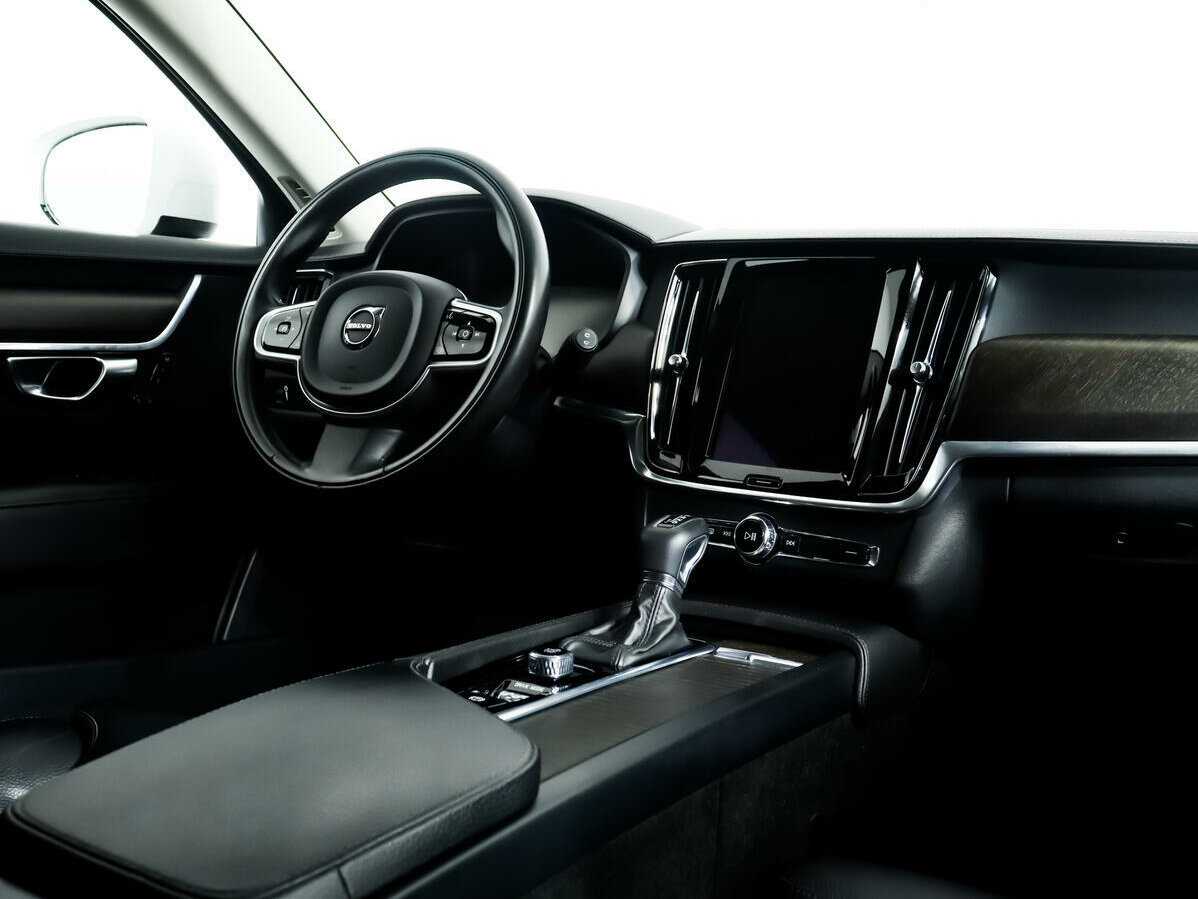 Купить Volvo V90 Cross Country с пробегом. Фото: #8