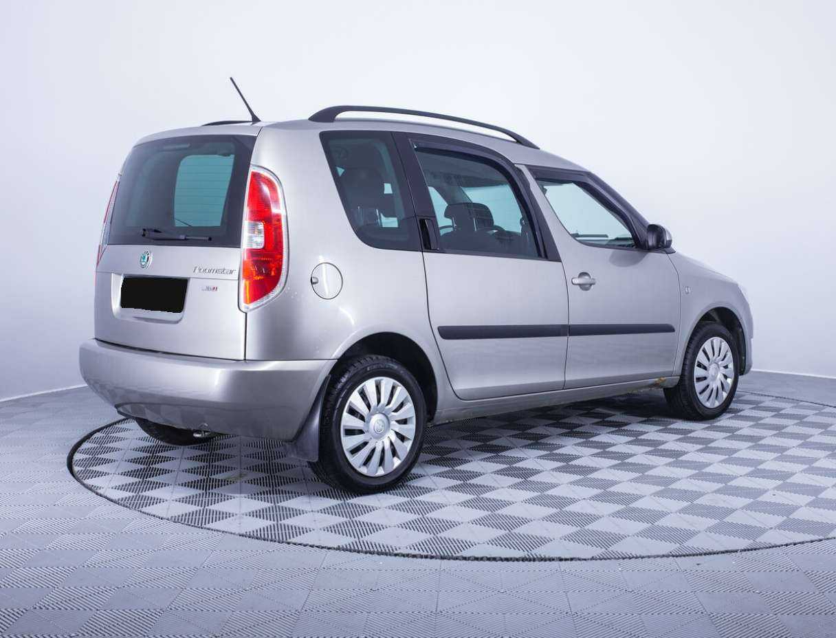 Купить Skoda Roomster с пробегом. Фото: #4